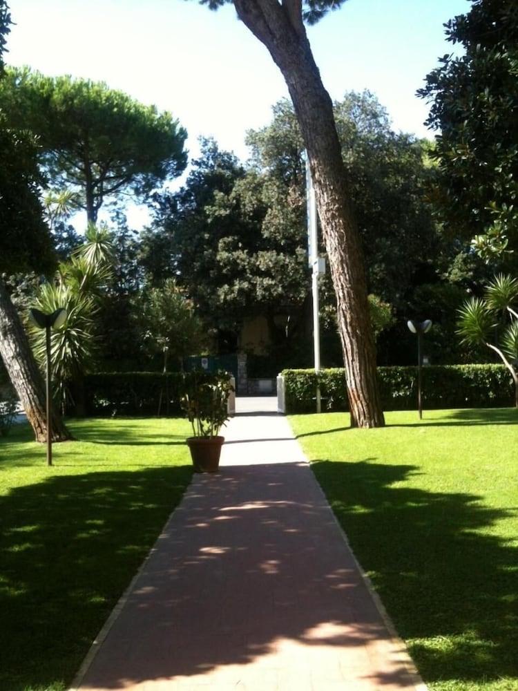 Hotel Il Caravaggio Marina di Pietrasanta Exterior foto