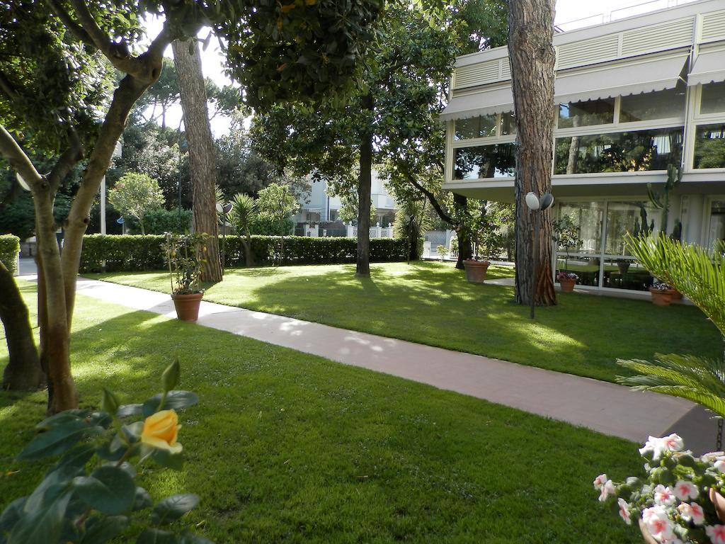 Hotel Il Caravaggio Marina di Pietrasanta Exterior foto